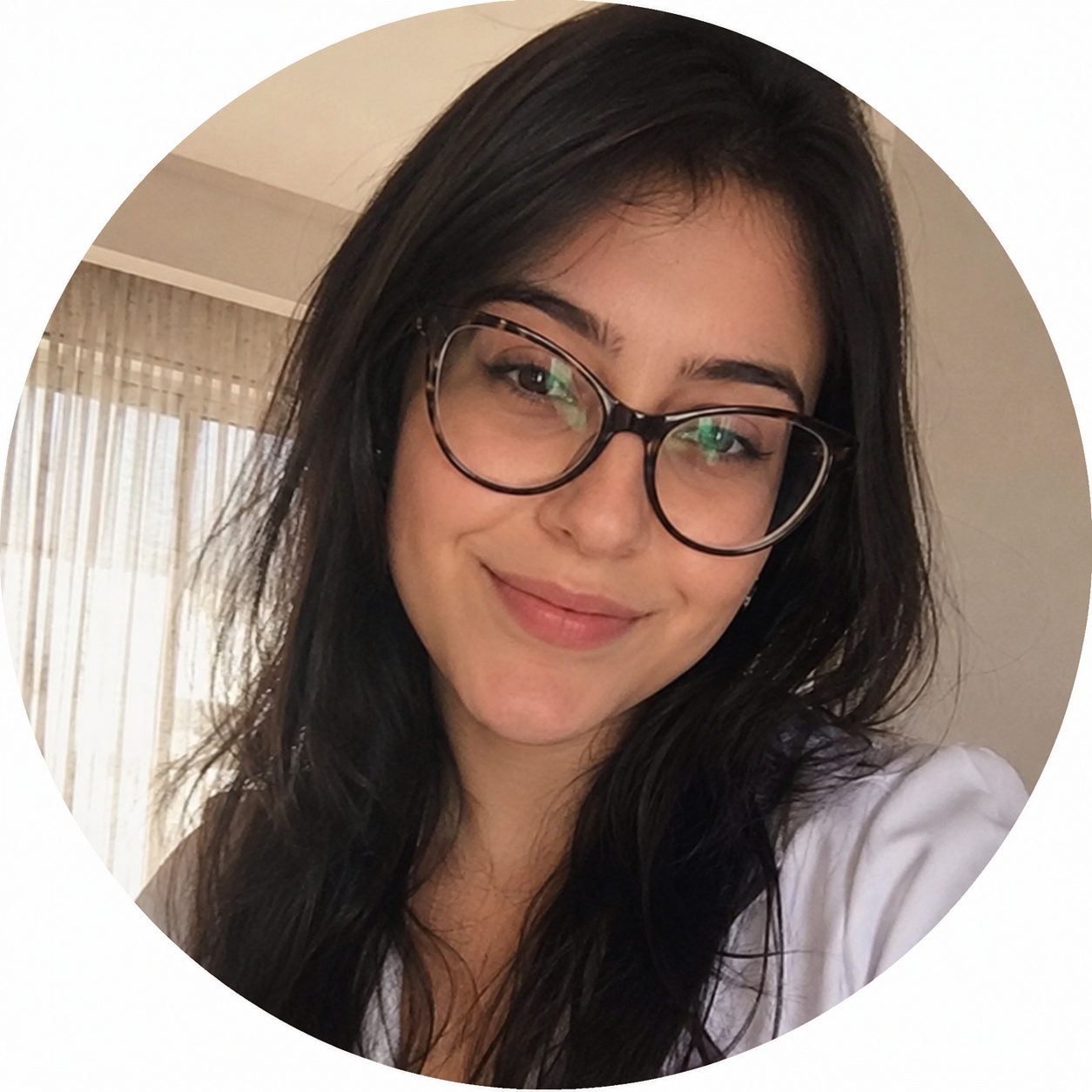 Dra. Júlia Mendes